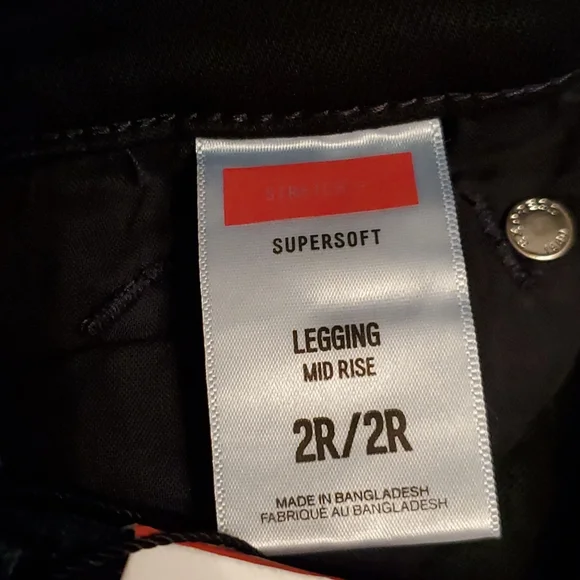 Express Dark Wash Skinny Jeans,  Size 2R, Jeans - Picture 13 of 14